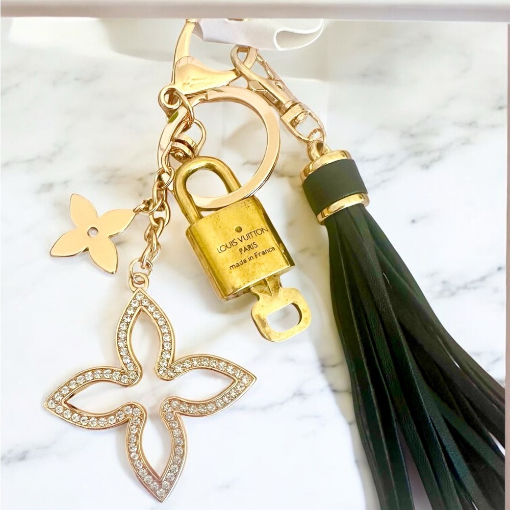 Authentic Louis Vuitton padlock with unbranded Key Chain